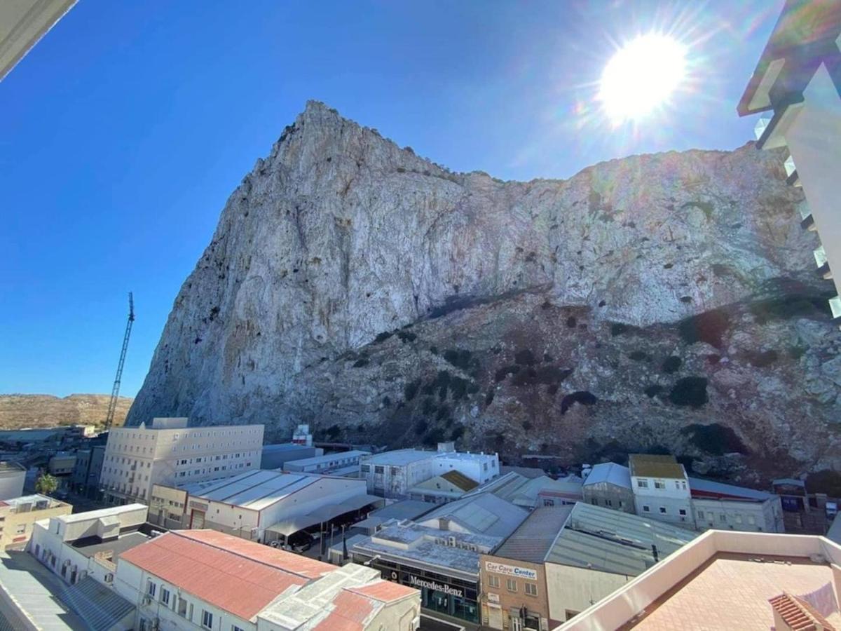 Modern Studio Apartment At The Hub Gibraltar Exterior foto